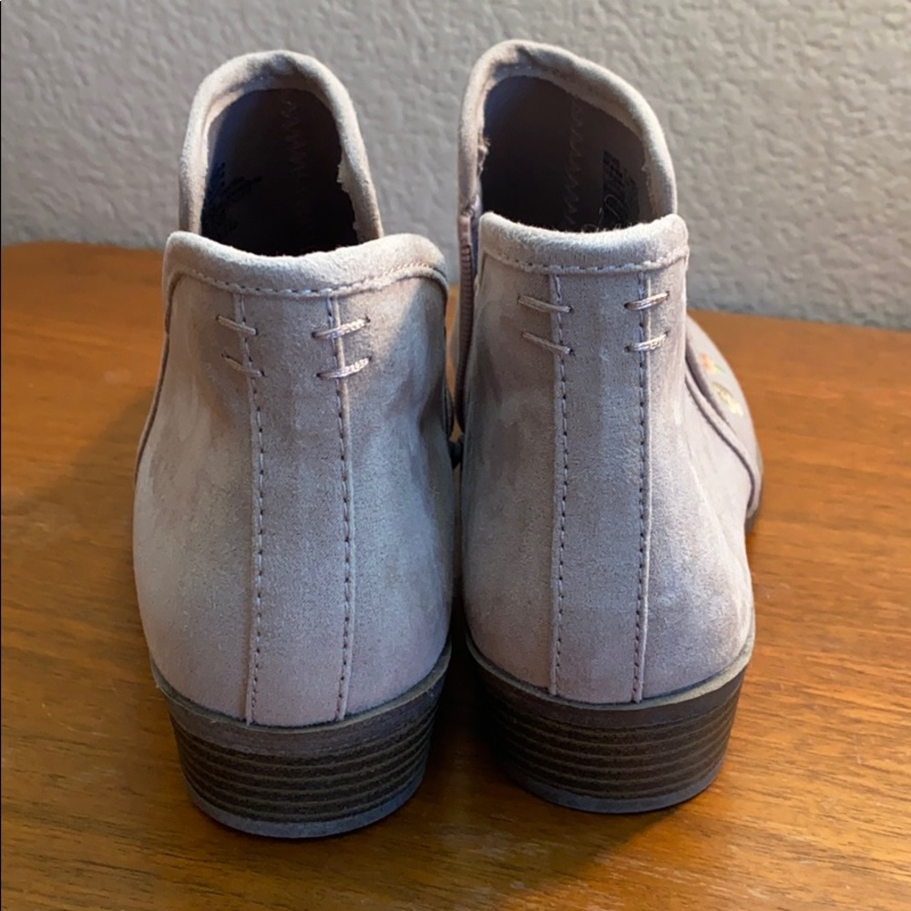 Side zip bootie. - Picture 4 of 7